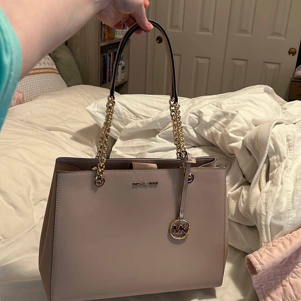 Michael Khors purse